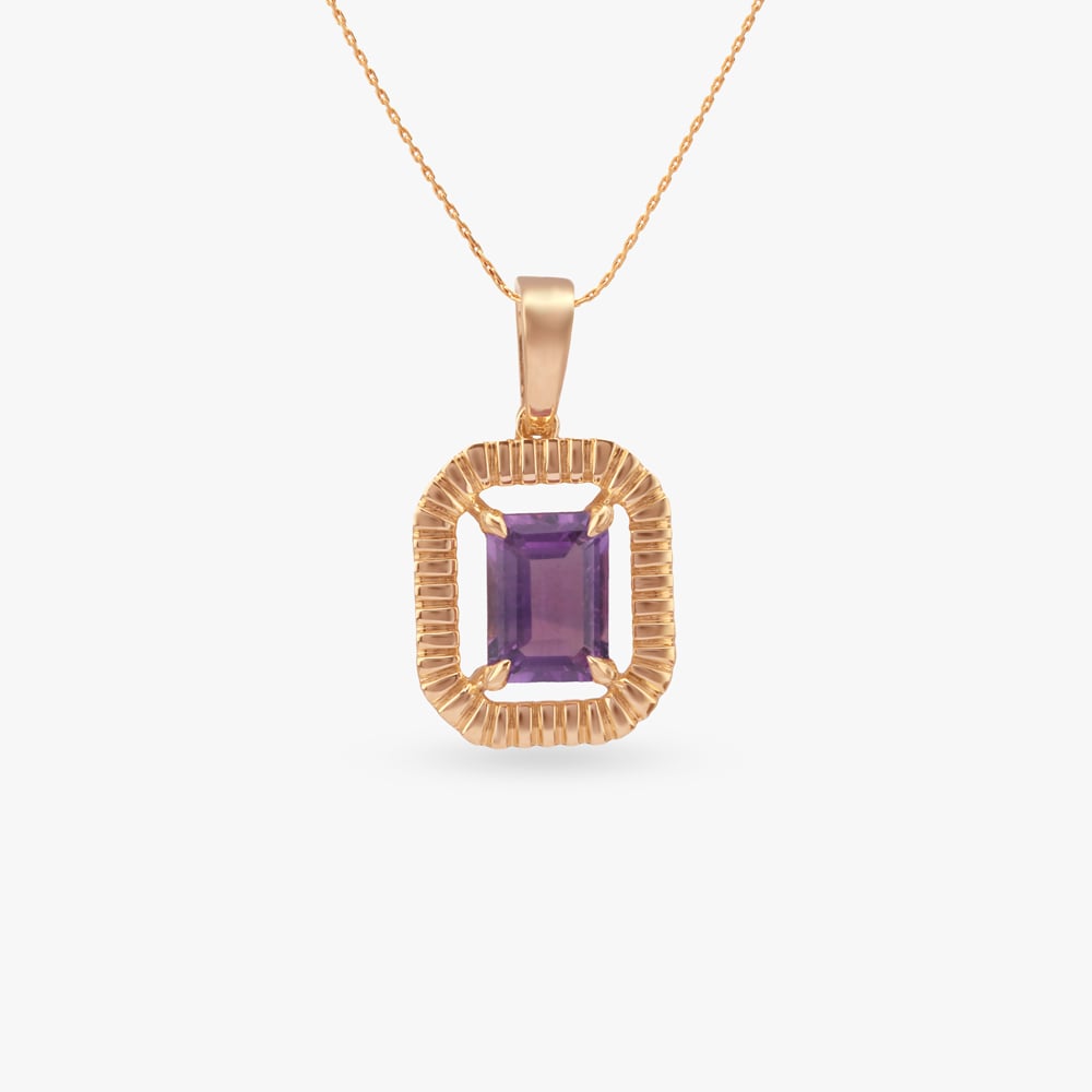 

Regal Frame Gold Pendant