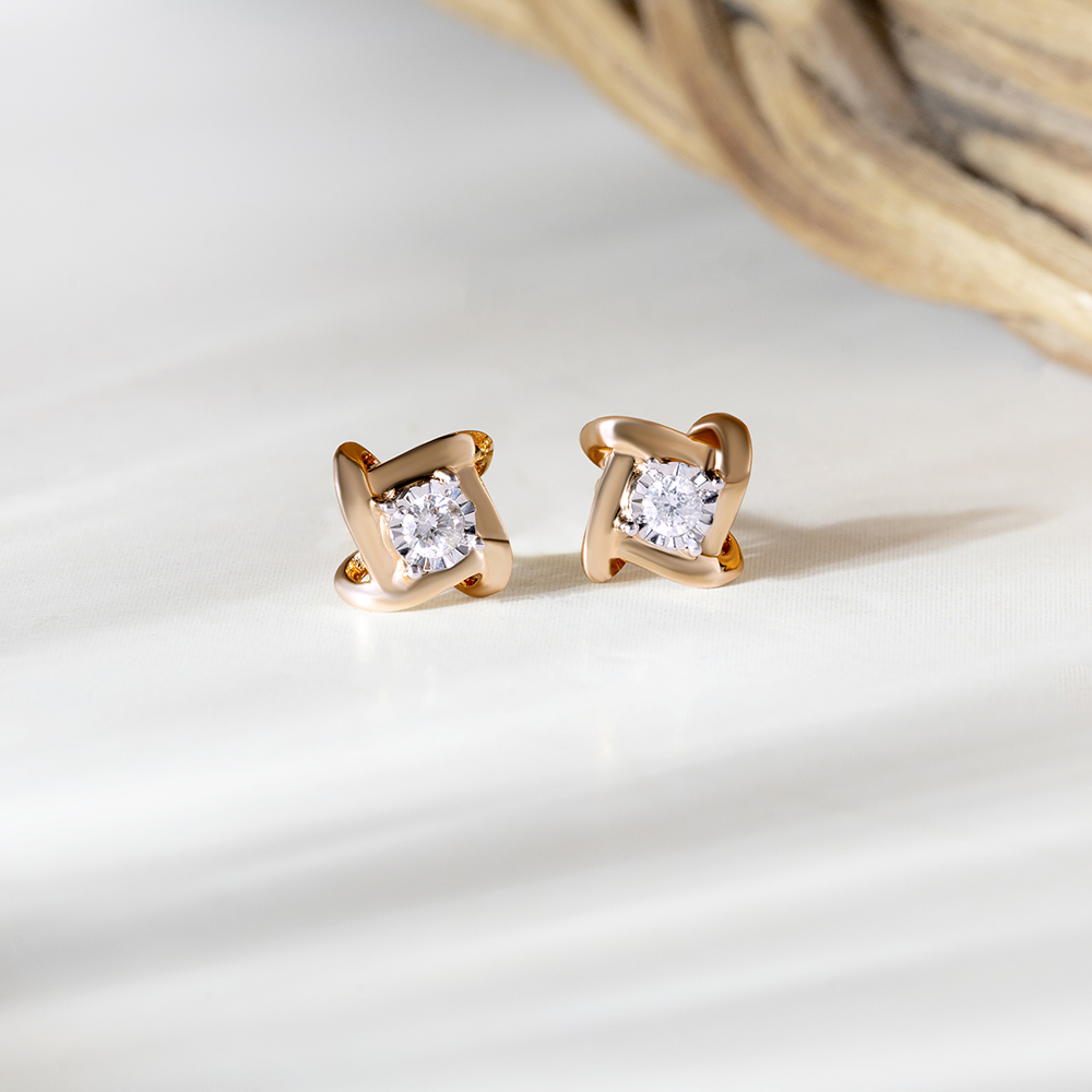 Basketry Radiance Gold and Diamond Stud Earrings