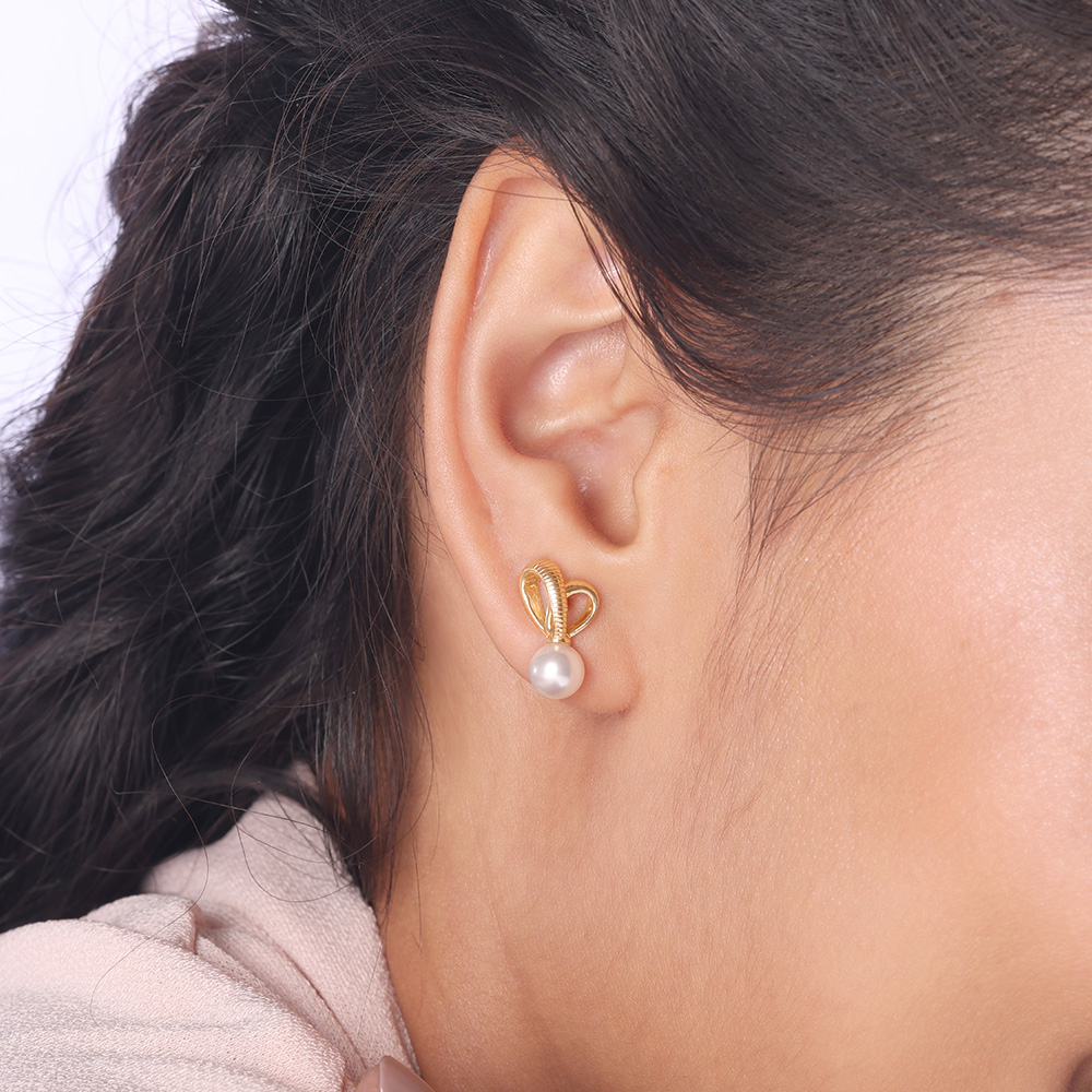 Ribbon Kiss Crystal White Earrings,,hi-res image number null