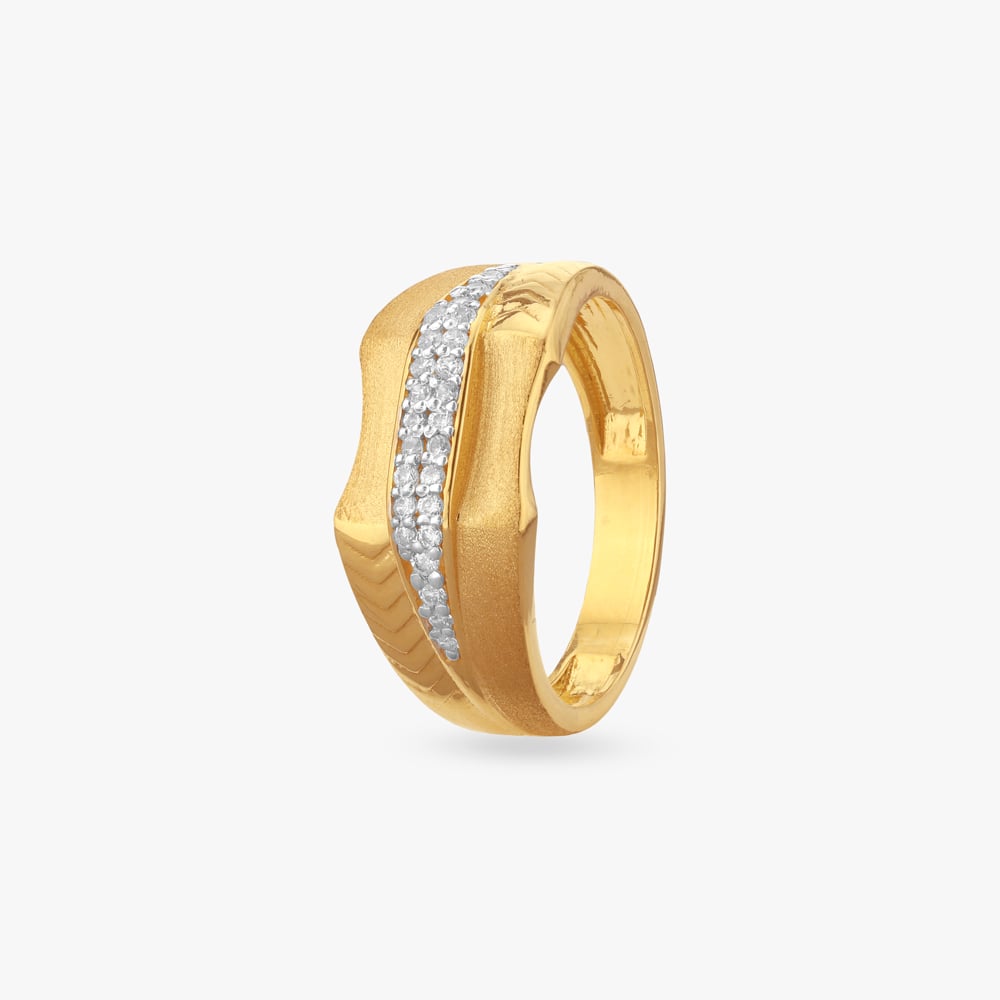 

Sleek Contour Gold Ring For Men