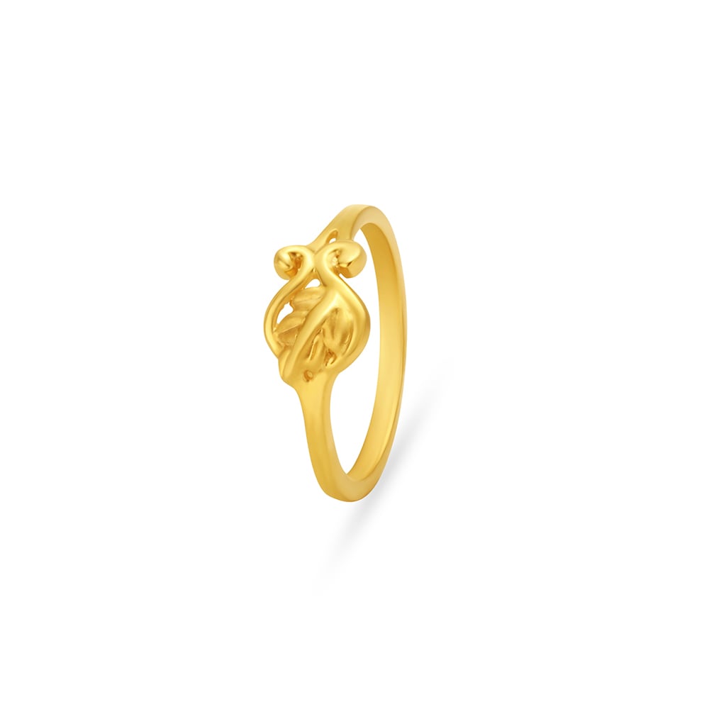 Pleasing 22 Karat Yellow Gold Leaf Pattern Finger Ring