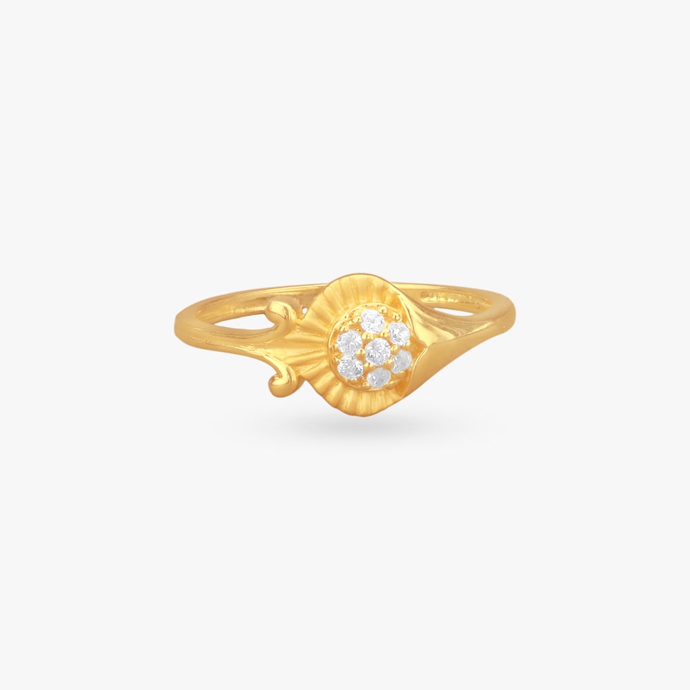 

Delicate Petal Gold Ring