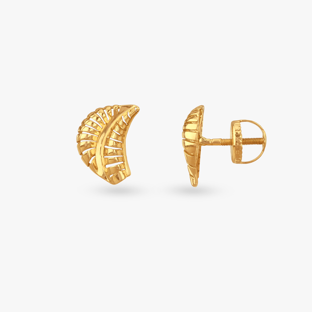 

Shell Leaf Gold Stud Earrings