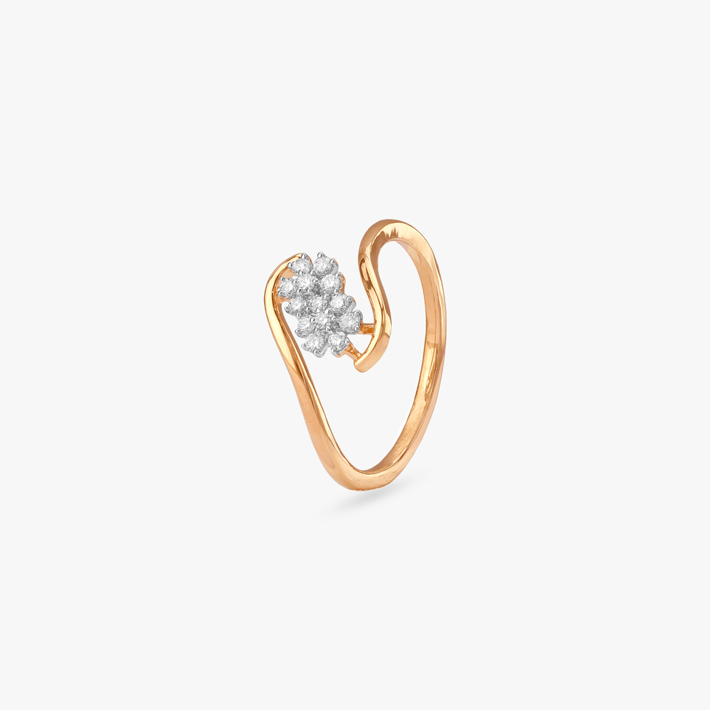 

Wavy Bloom Diamond Ring