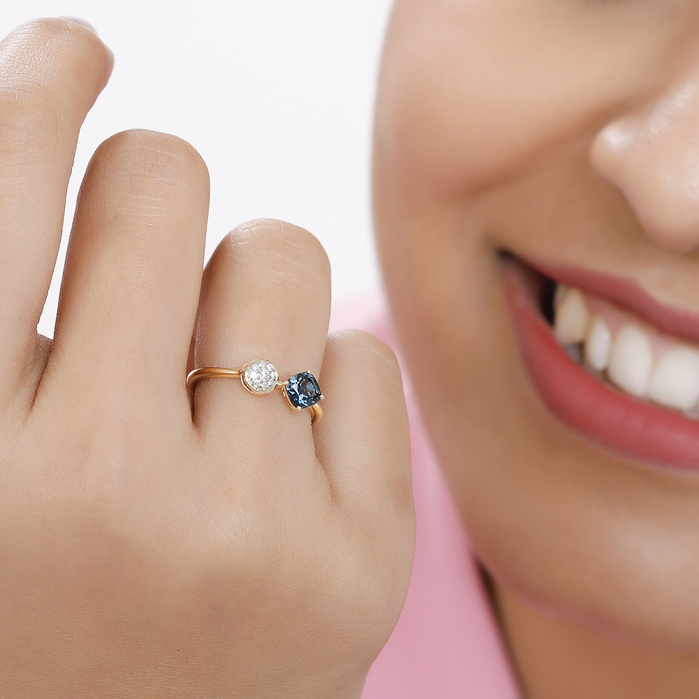 14KT Yellow Gold Rare Pair Diamond and Blue Topaz Ring,,hi-res image number null
