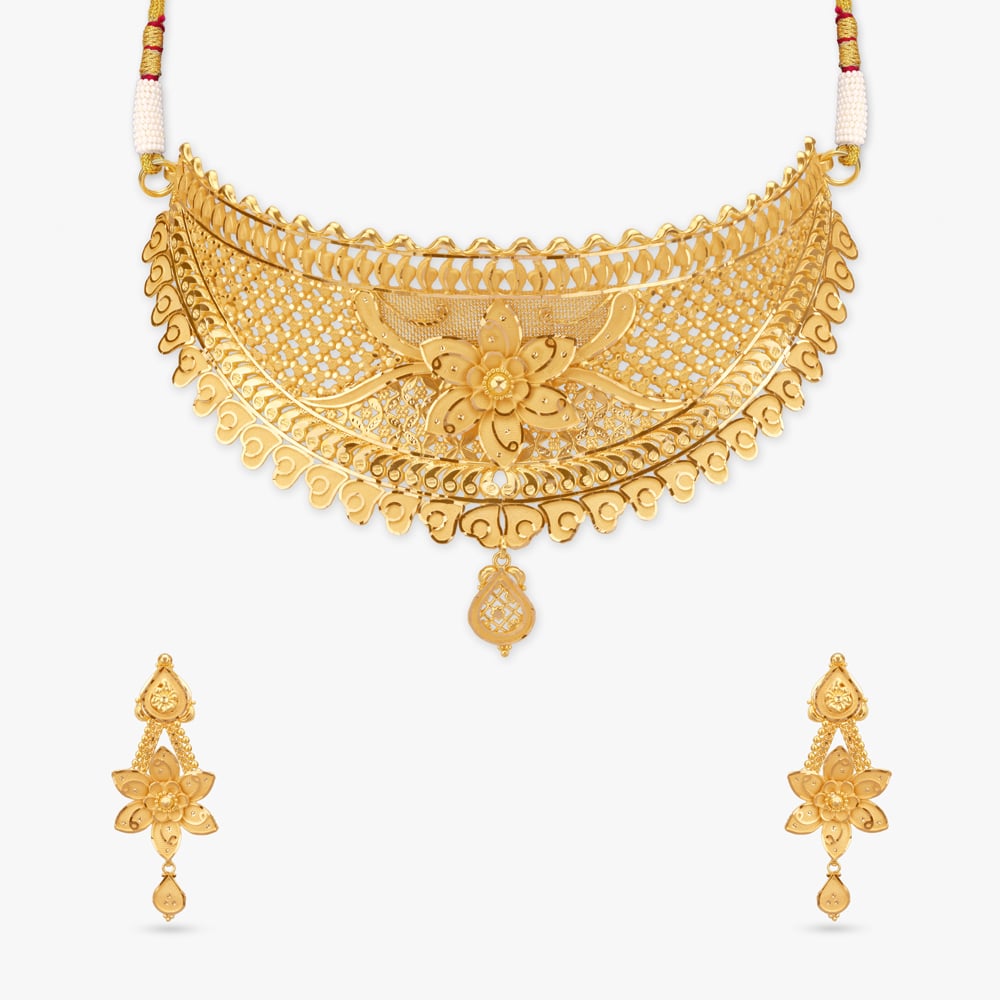 

Regal Curve Gold Necklace Set