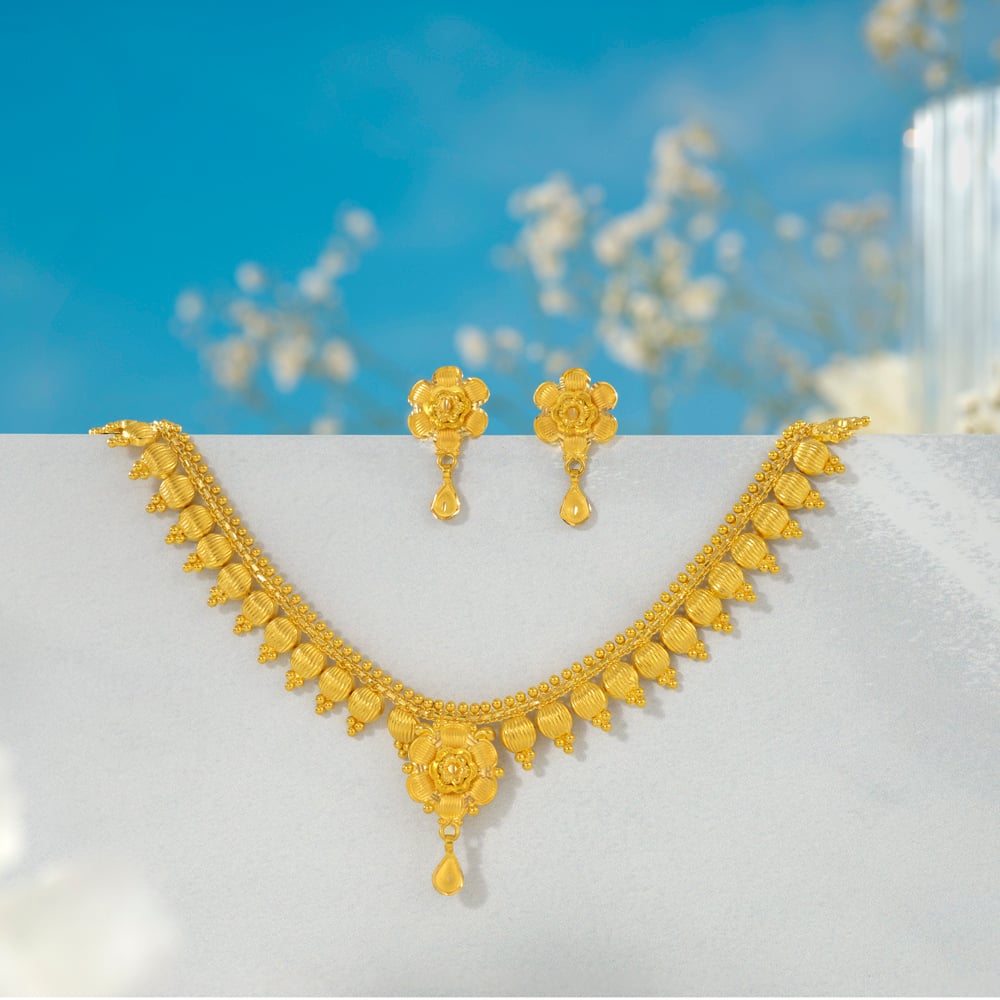 

Reminiscent Of Royalty Necklace Set