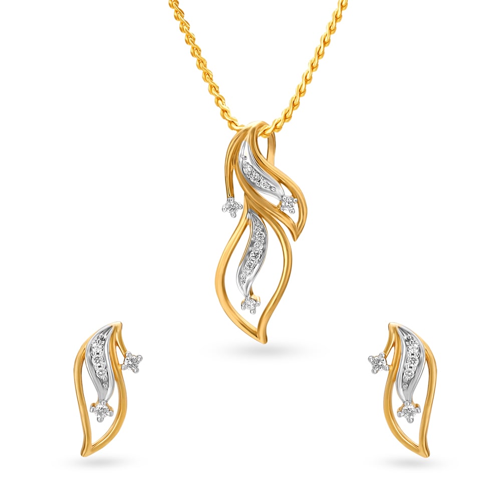 Stylish Diamond Pendant And Earrings Set