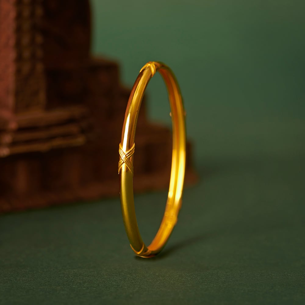 

Intricate Polished Gold Bangle