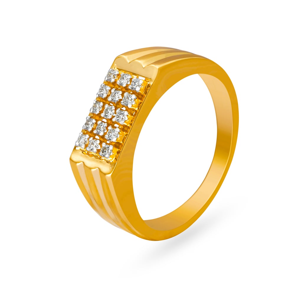 Elaborate Gold Finger Ring for Men