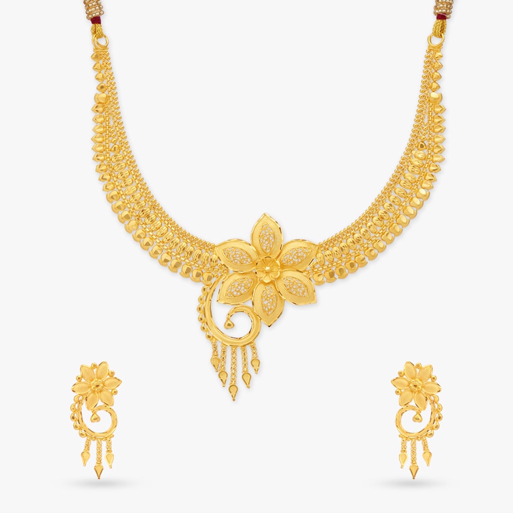 

Enchanting Allure Necklace Set