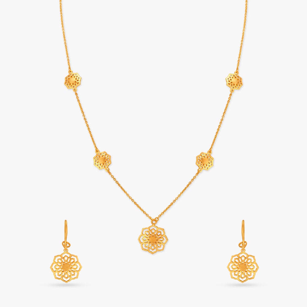 

Delicate Floral Necklace Set