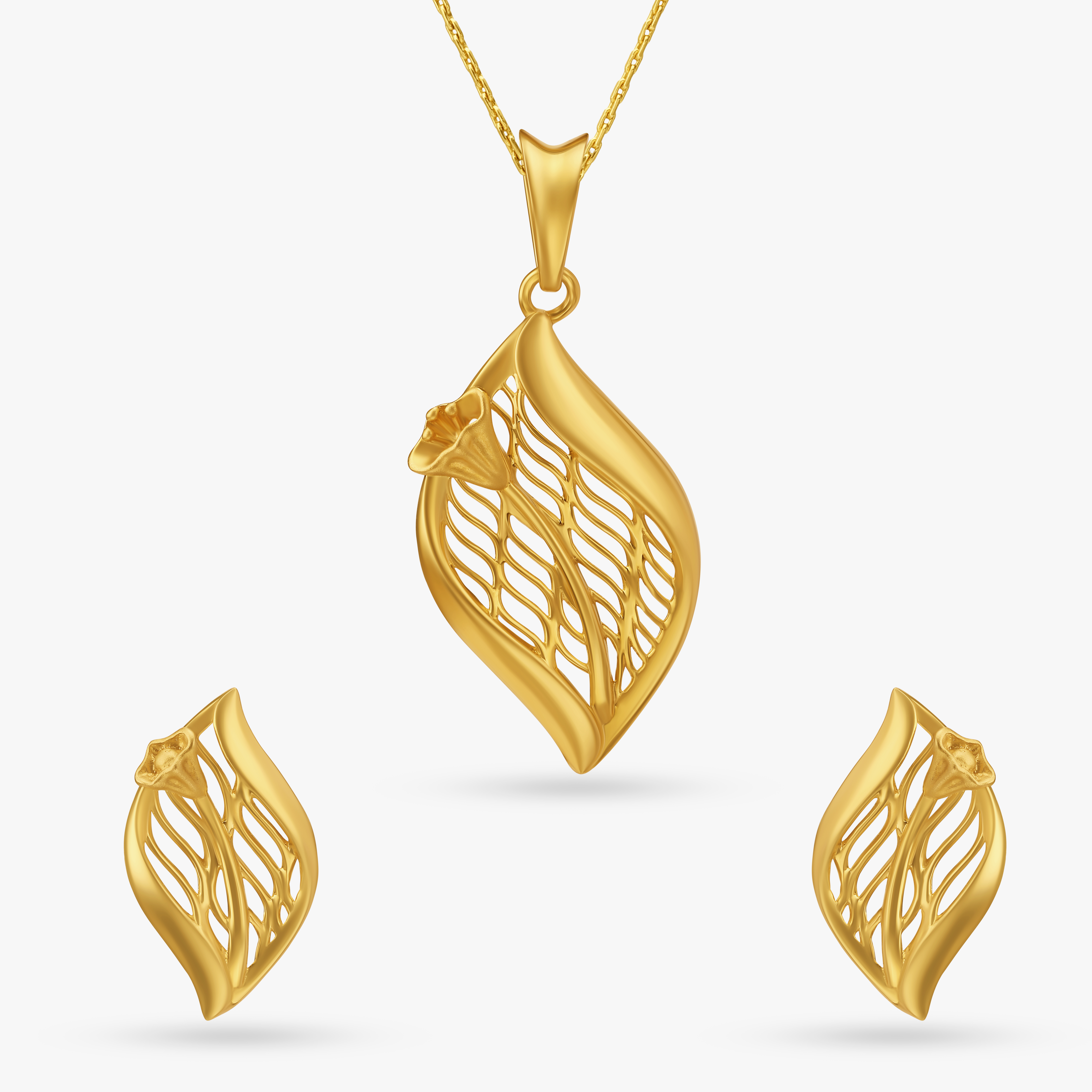 

Leafy Pendant and Earrings Set