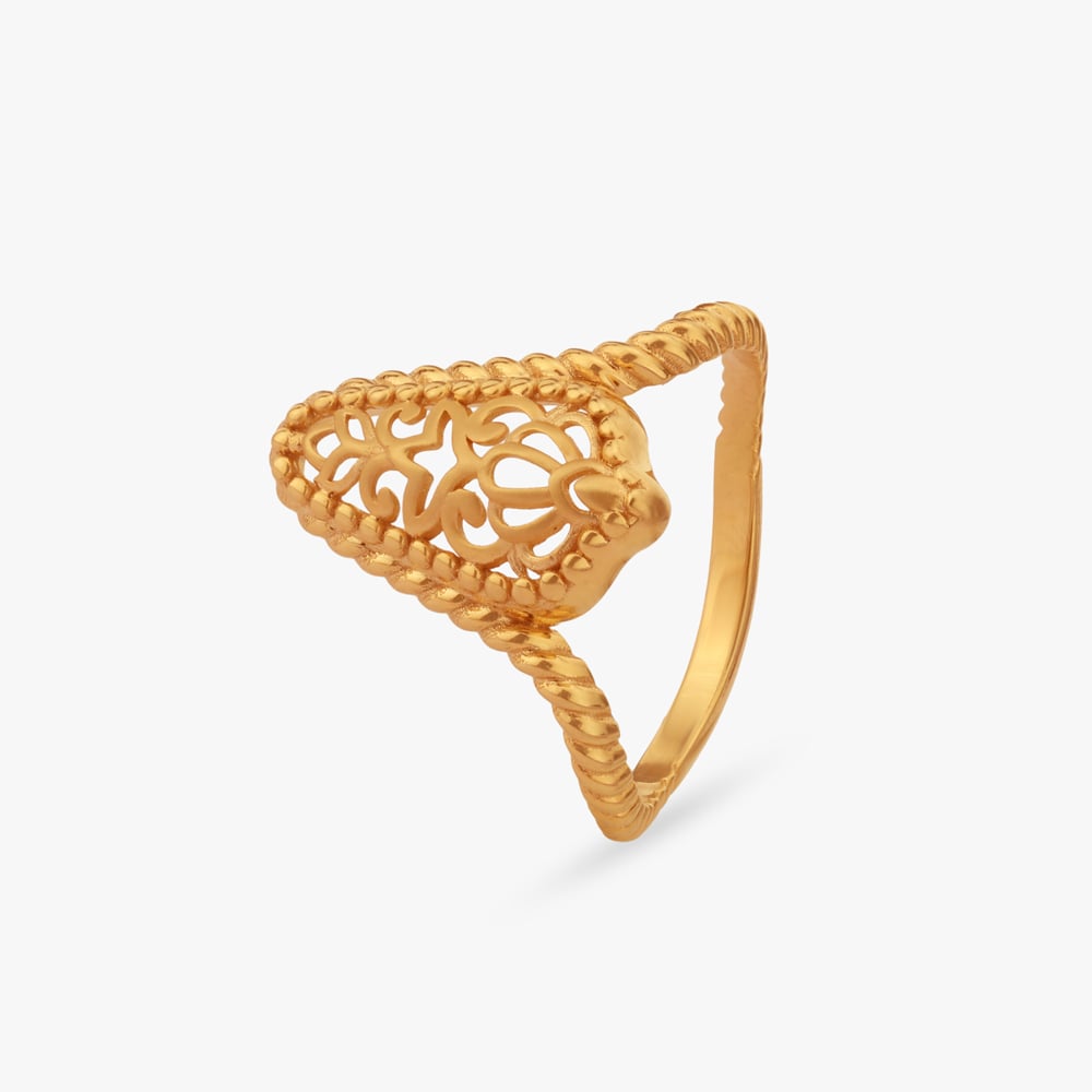

Majestic Bloom Gold Ring