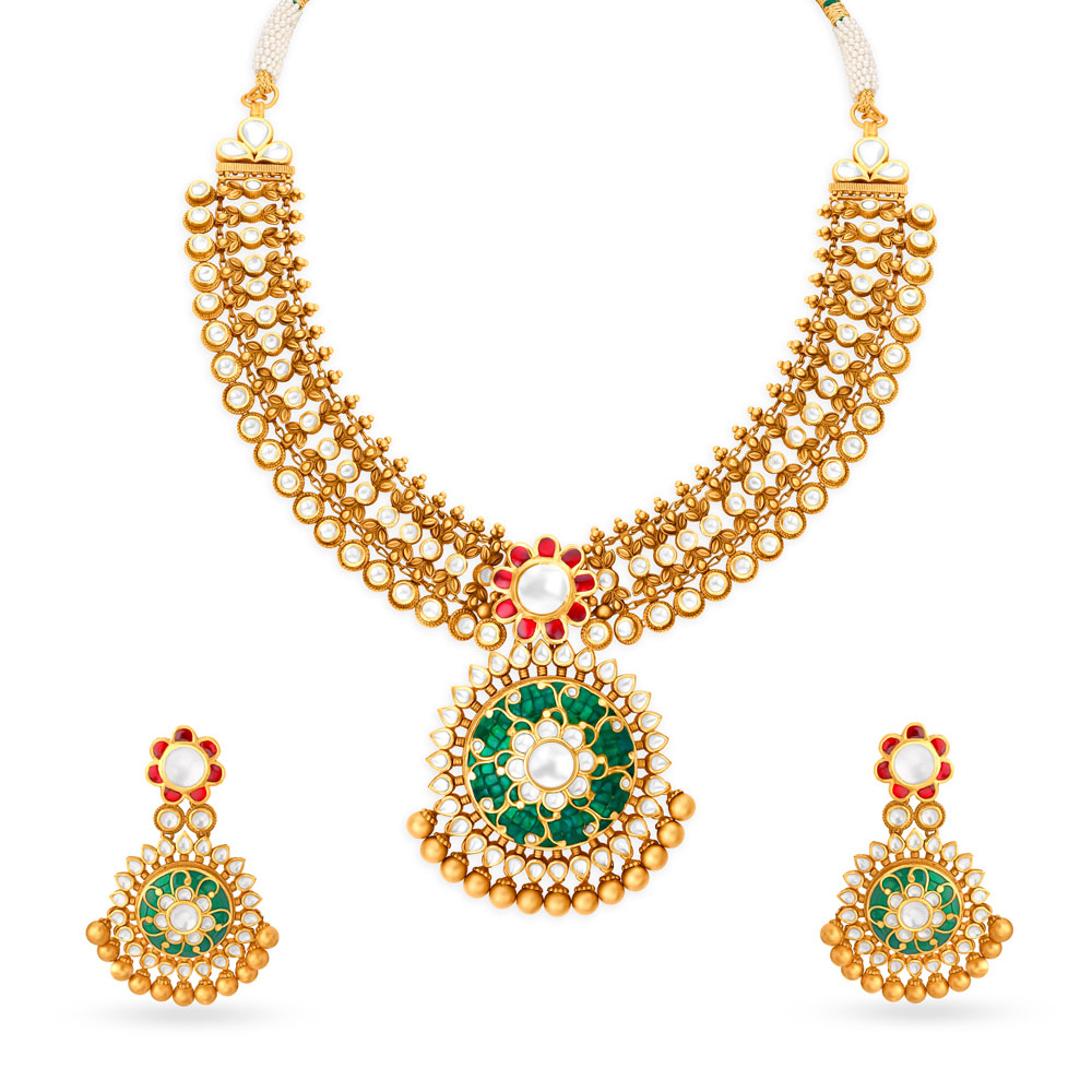 Spellbinding Floral Gold Necklace Set for the Punjabi Bride