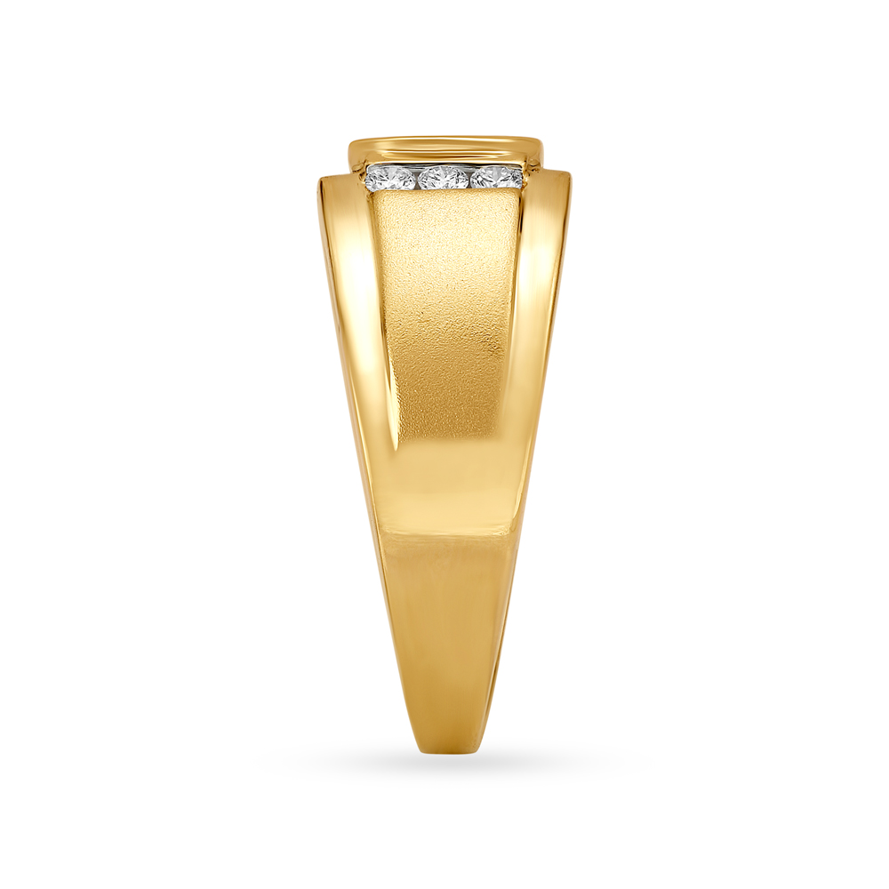 Assertive 18 Karat Yellow Gold And Diamond Finger Ring,,hi-res image number null