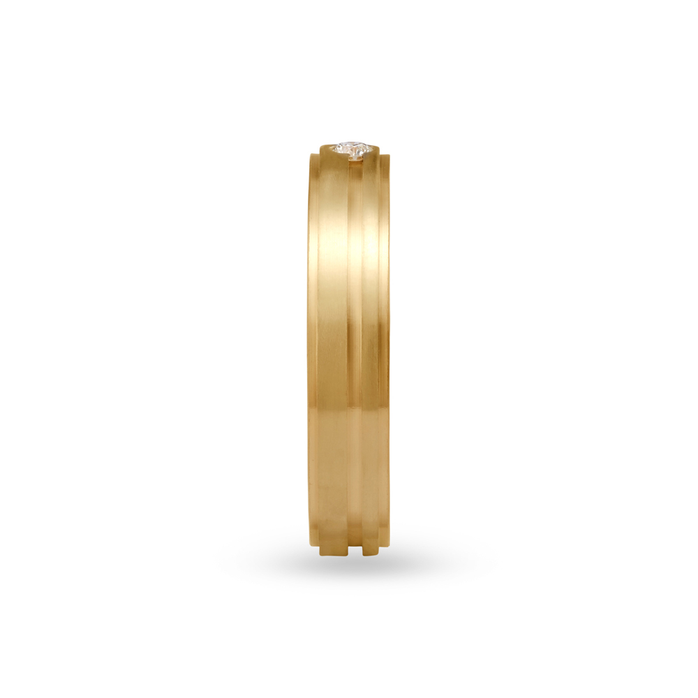 Elegant 18 Karat Gold And Diamond Finger Ring,,hi-res image number null