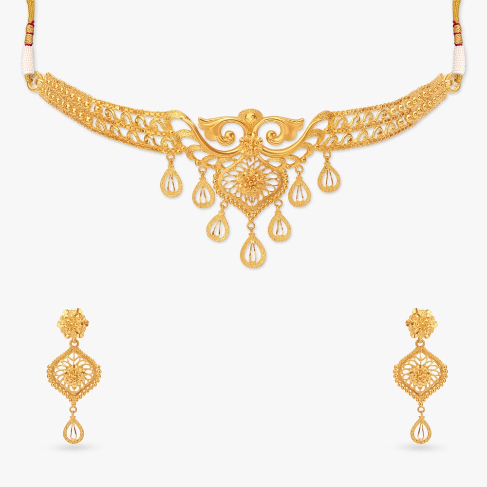 

Moyurer Mohima Gold Choker