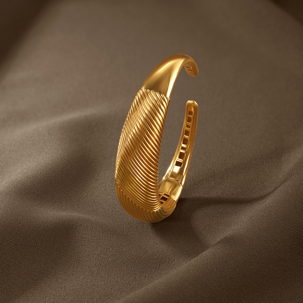 

Minimalist Cuff Bangle