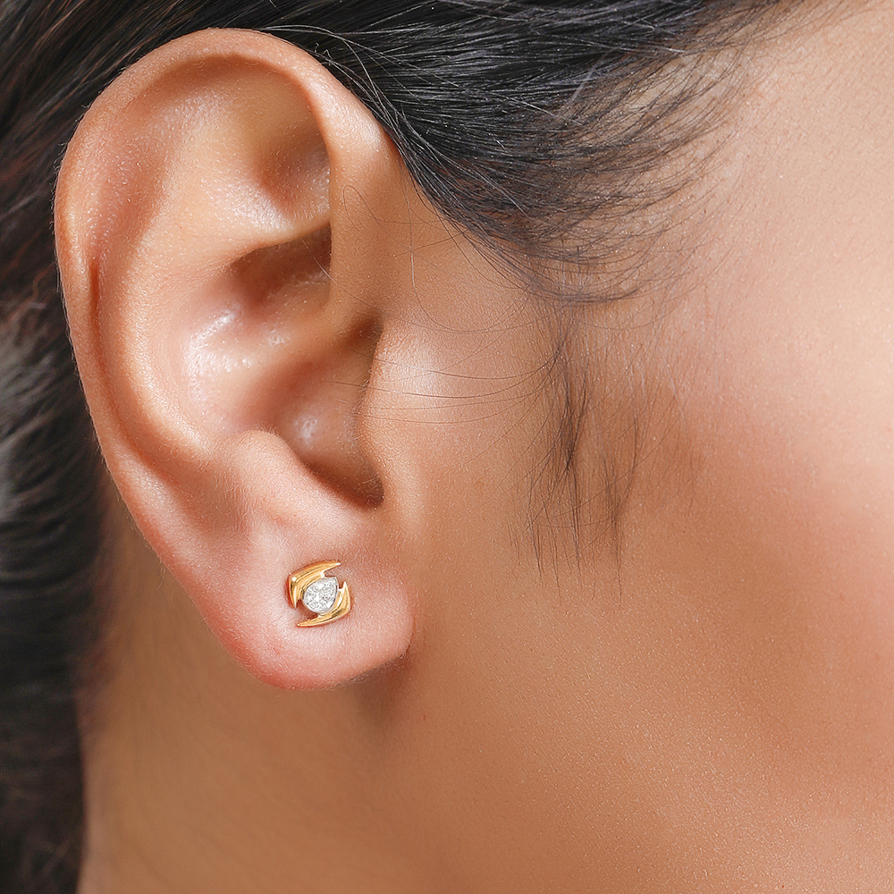 14KT Yellow Gold Sparkling Diamond Stud Earrings,,hi-res image number null