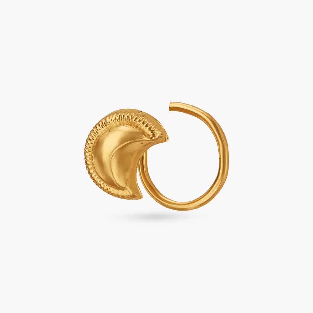 

Crescent Glow Gold Nose Pin