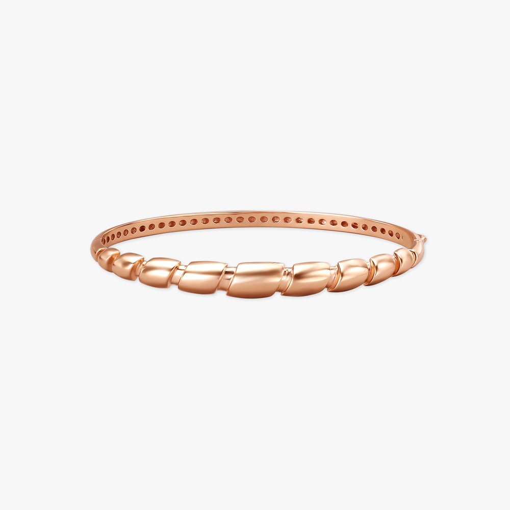 

Chic Fluidity Rose Gold Bangle