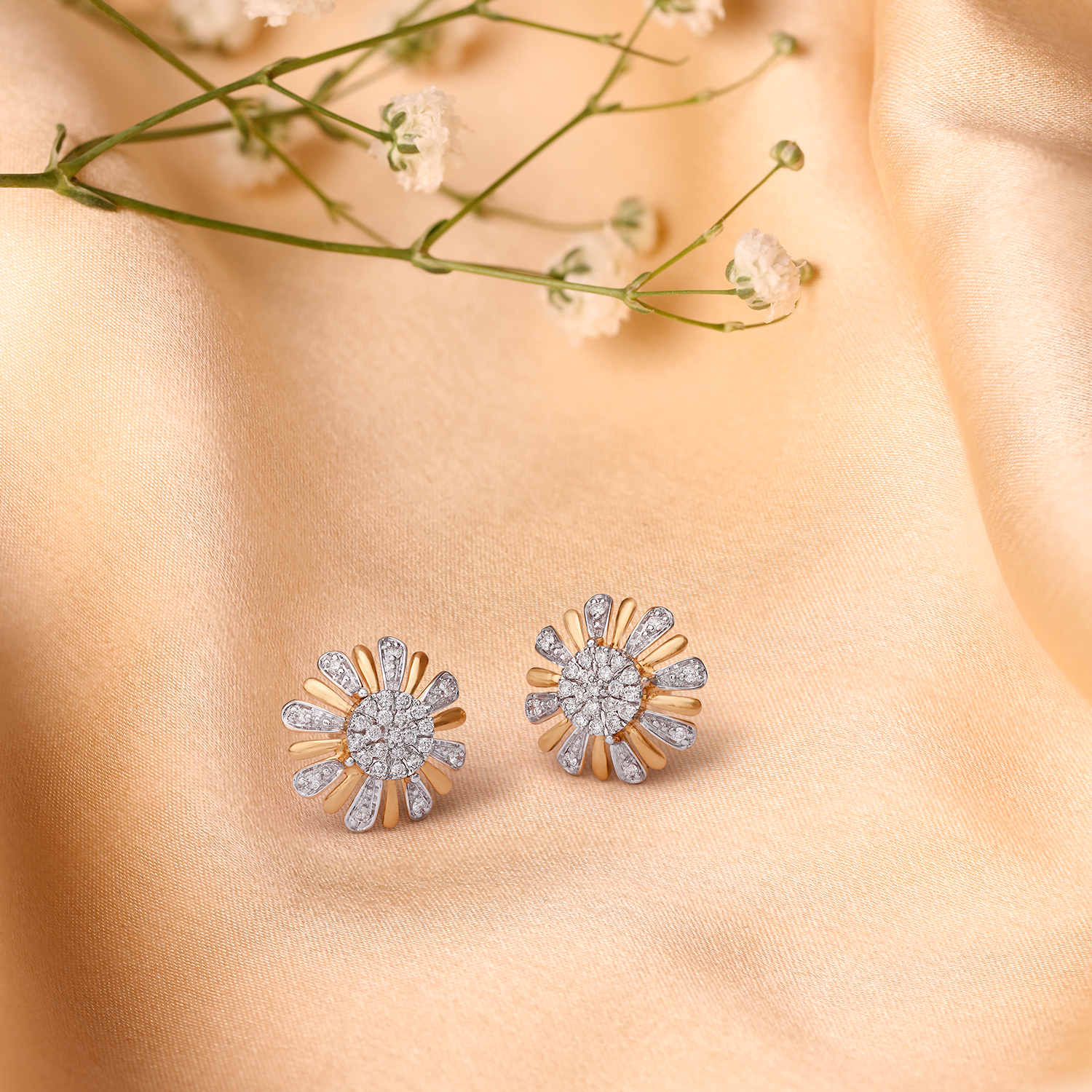 Diamond Jhumka and Earrings From Tanishq - South India Jewels-baongoctrading.com.vn