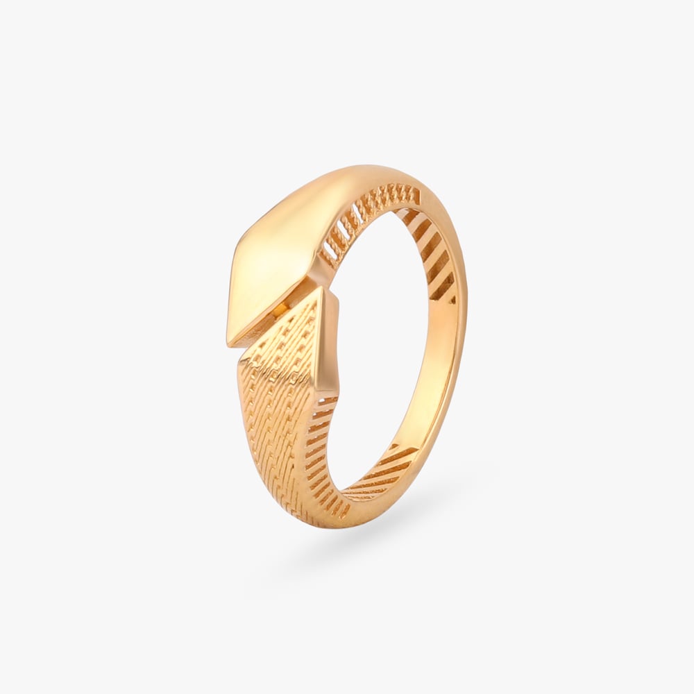 

Angular Crest Gold Ring