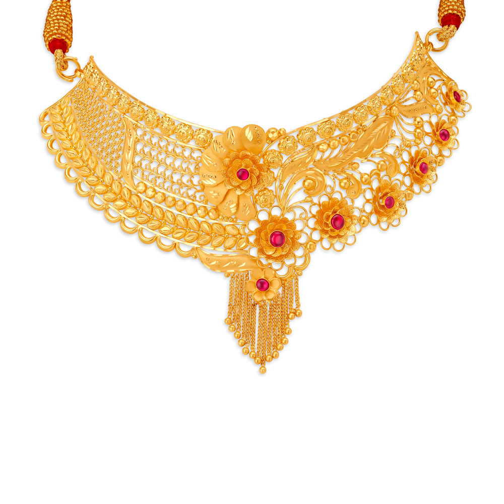 Ravishing Gold Choker Necklace Set