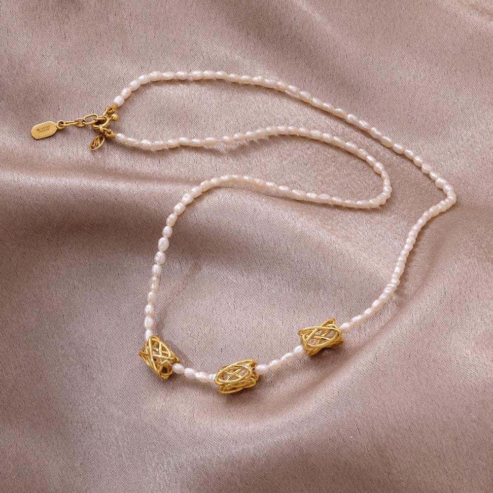 Golden Lattice Pearl Chain,,hi-res image number null