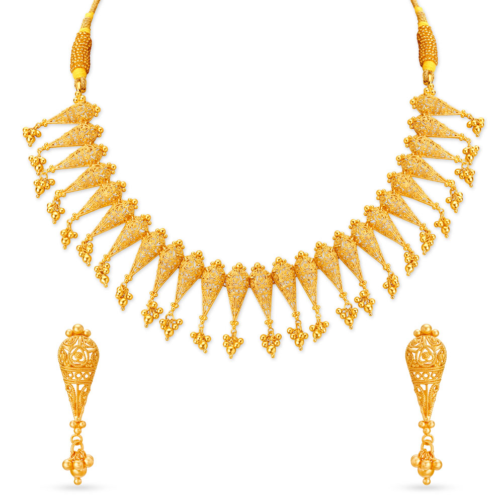 Beautiful Gold Necklace Set for the Bihari Bride