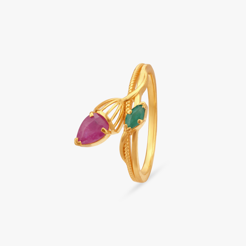 

Whimsical Leaf Ruby Finger Ring