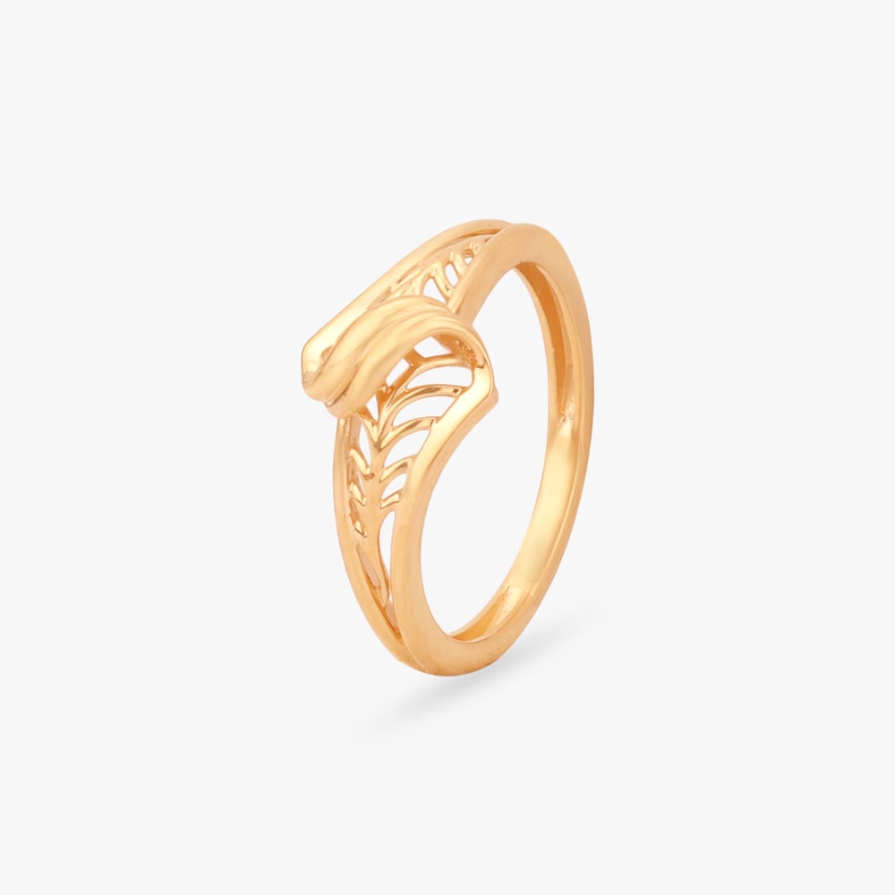 

Sculpted Ribbon Gold Ring