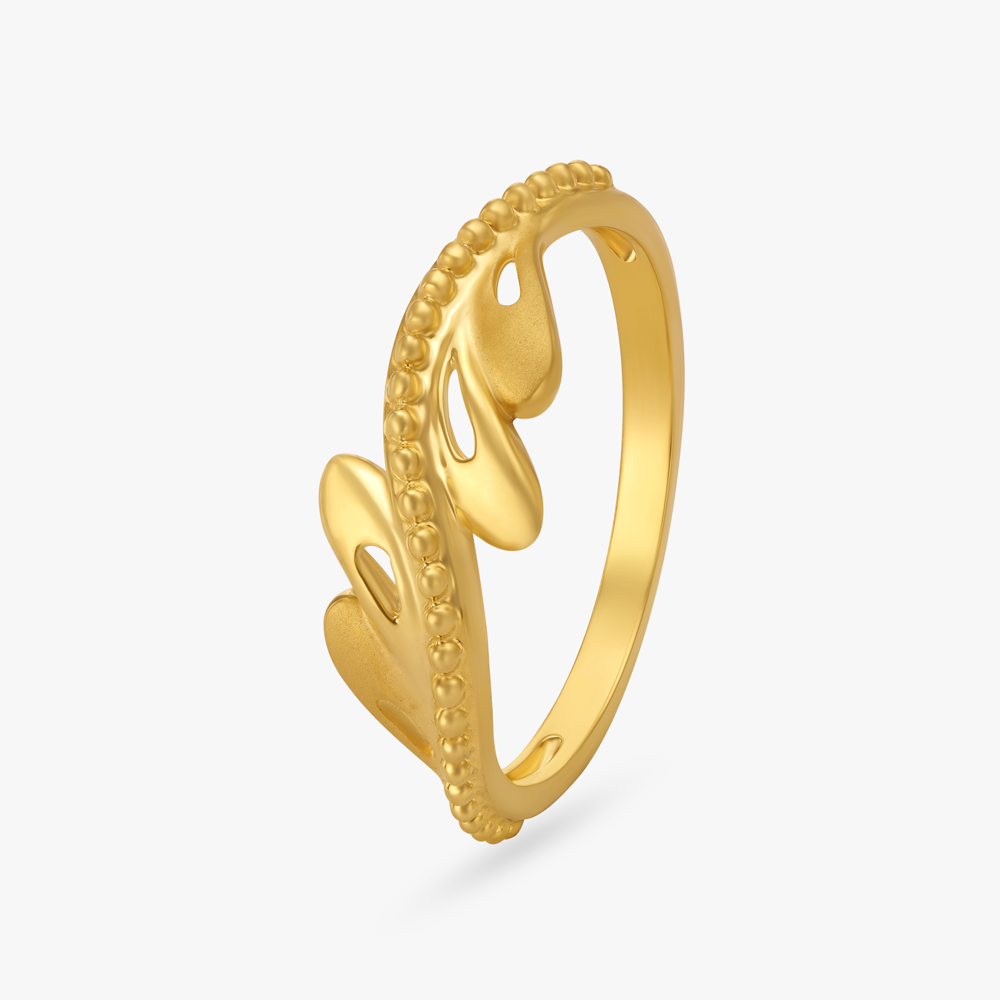 Elegant Crossover Ring