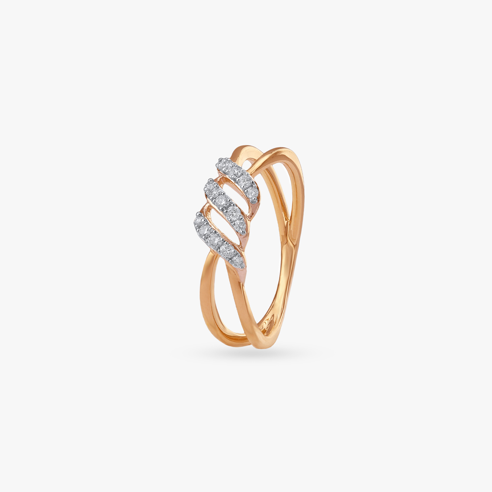 

Twisted Glint Diamond Ring