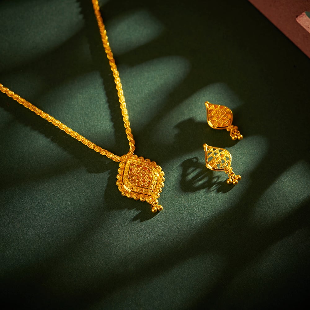 Resplendent Necklace Set,,hi-res image number null