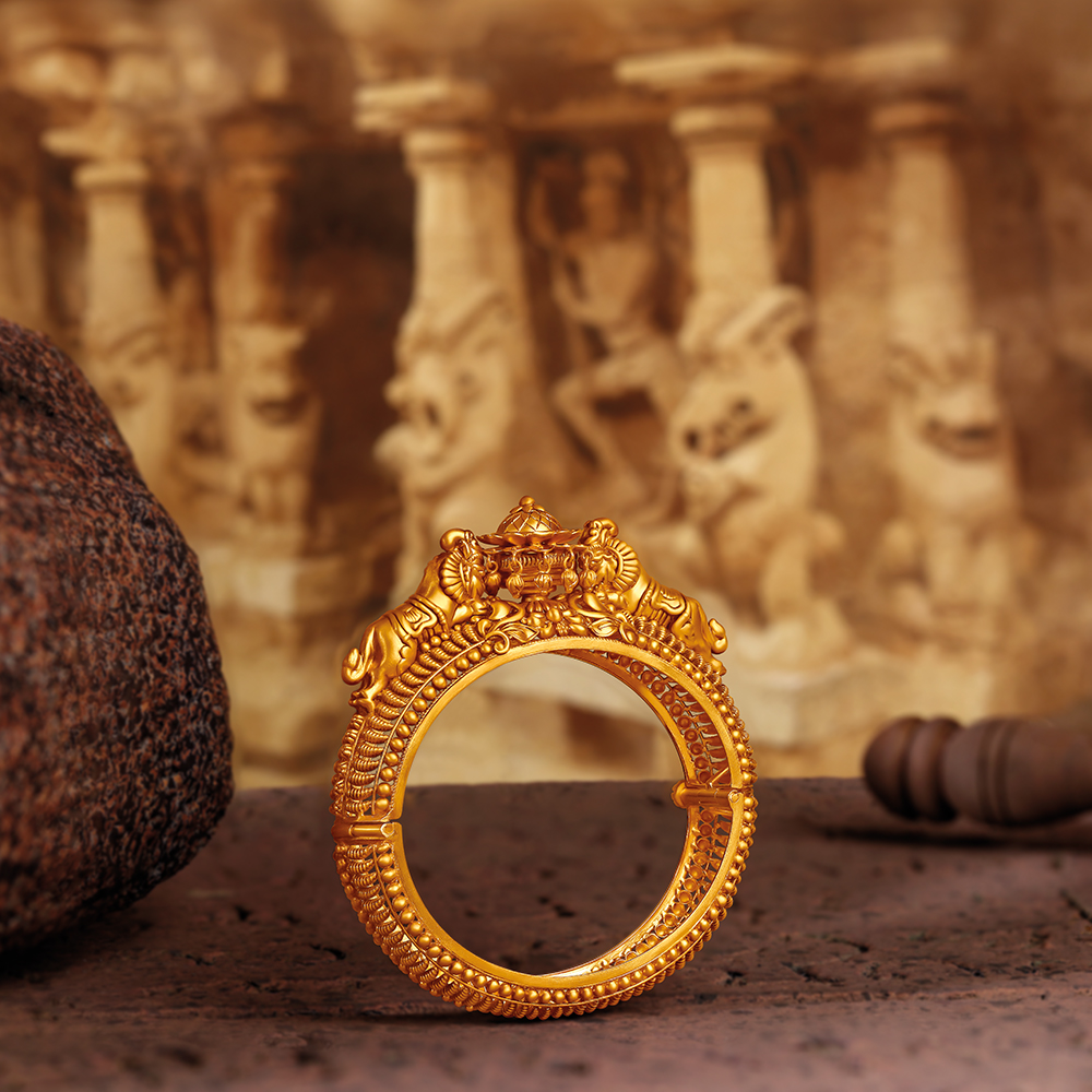 Regal Yazhi Bangle,,hi-res image number null