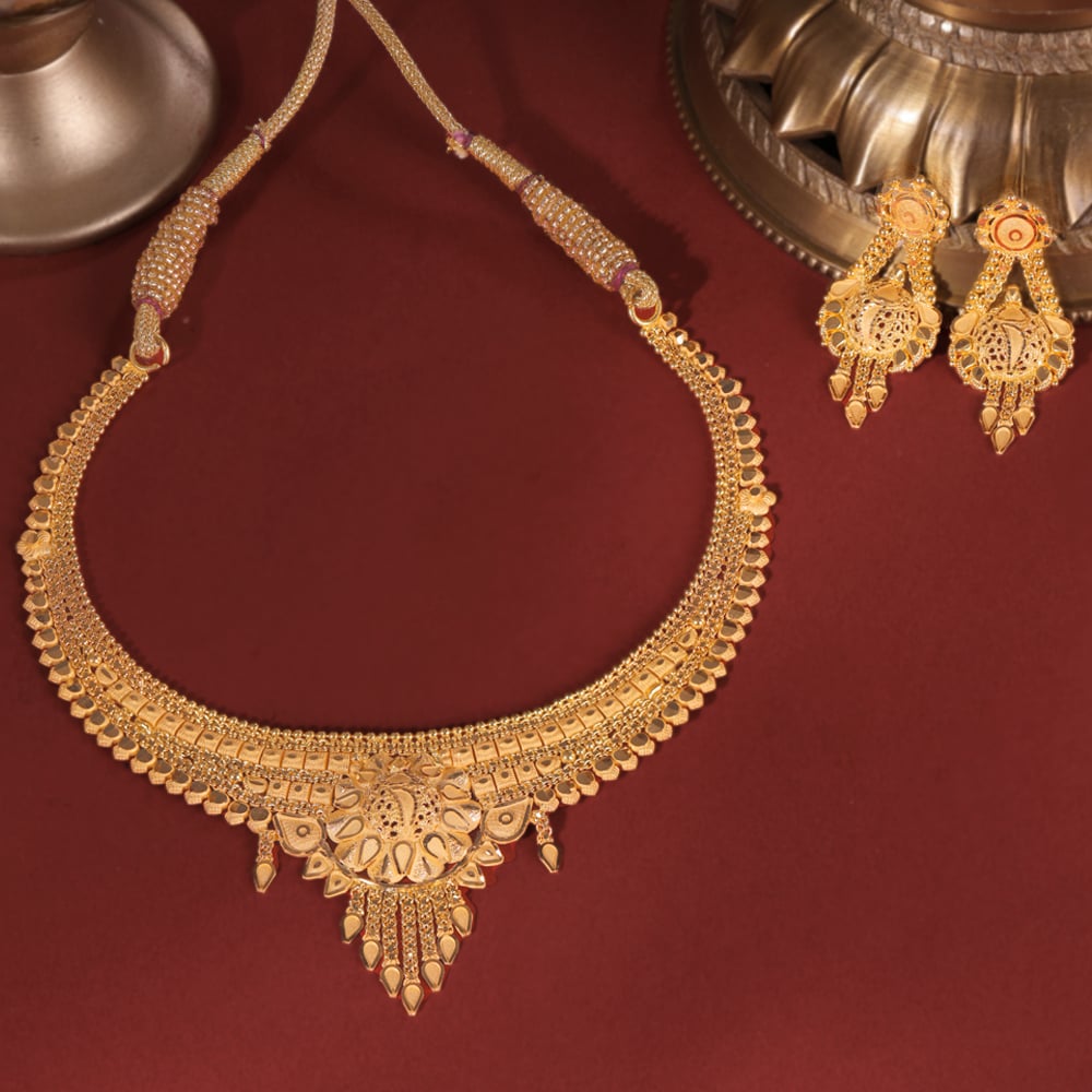 Captivating Traditional Necklace Set