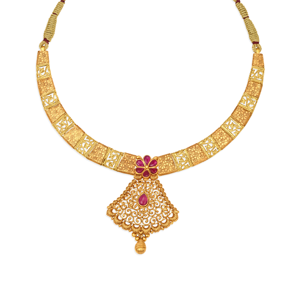 

Regional Gold Necklace Set