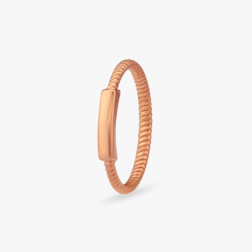 

Minimal Twist Gold Ring