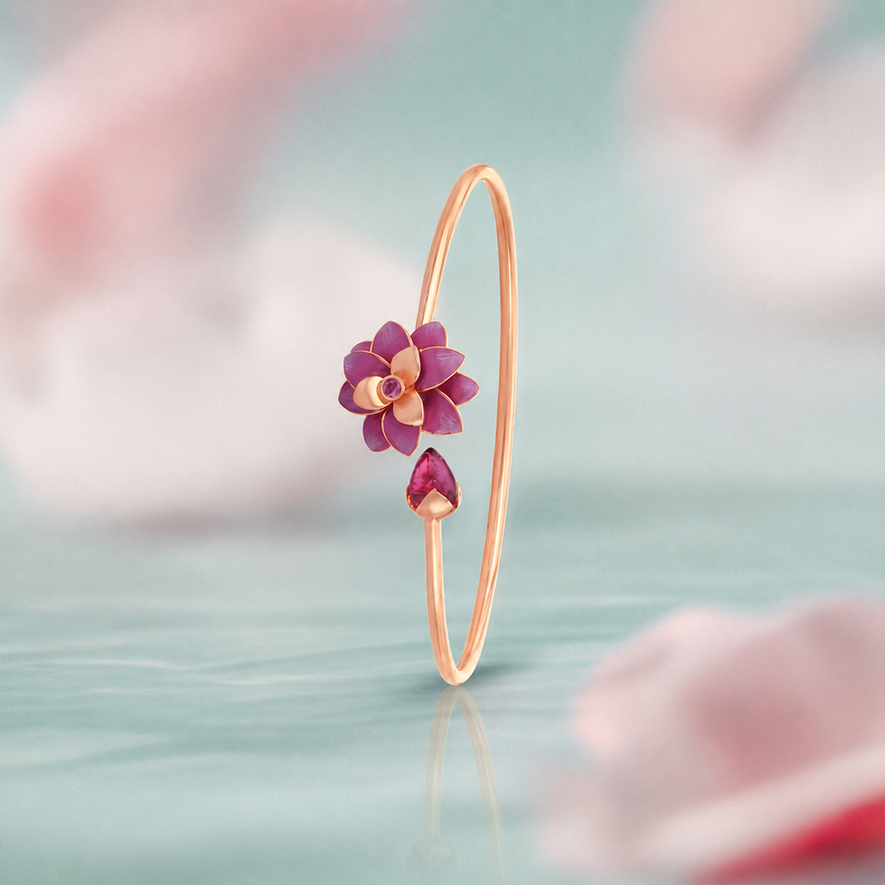 Rosette Dream Gold Bangle by Tanishq